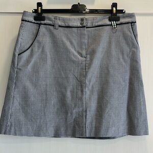 EUC Cutter & Buck Annika black and white fine houndstooth patterned golf skort